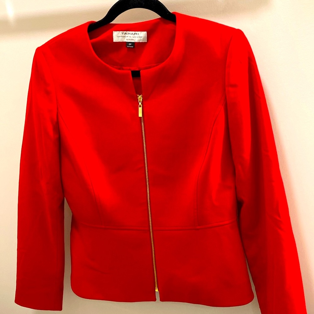 Summer red with gold accents Tahari 6p suit